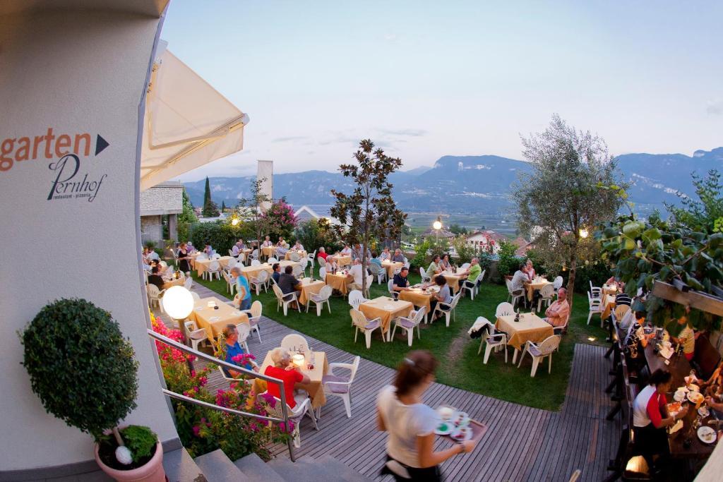 Hotel Residence Pernhof Termeno Esterno foto