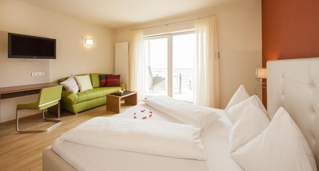 Hotel Residence Pernhof Termeno Esterno foto